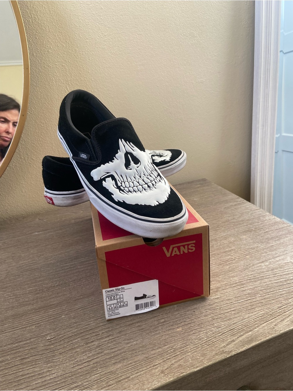 Vans Rare Discontinued Jawbone Black Slip-On Sneakers with White Skull Graphic - Picture 2 of 2